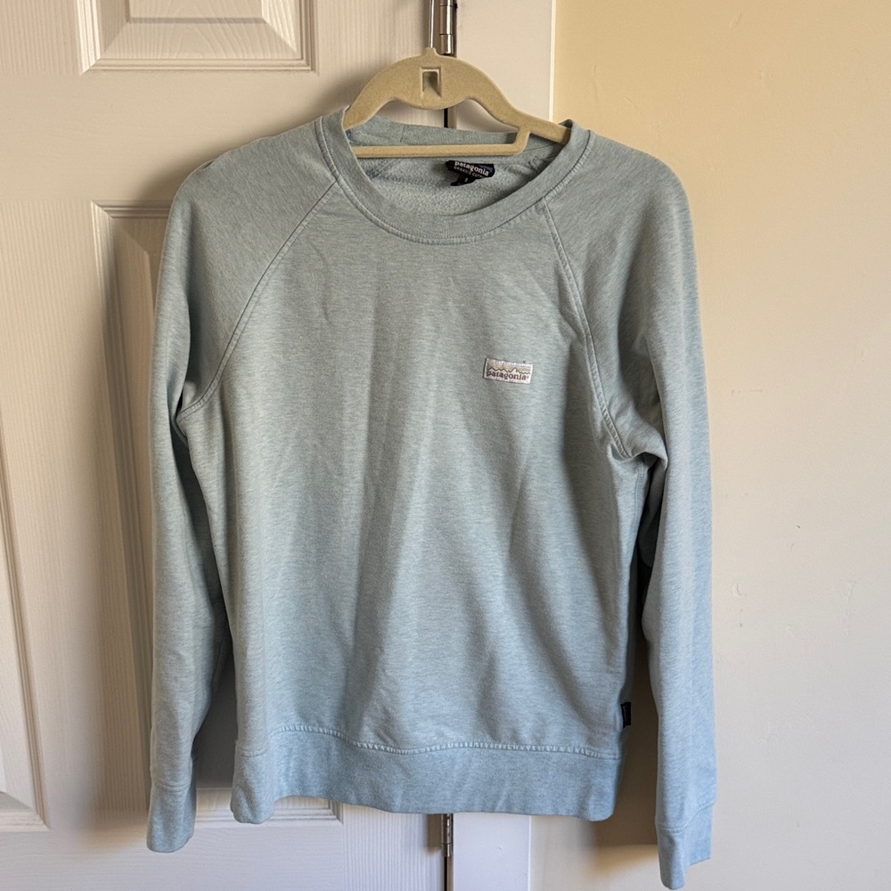 Patagonia Women's Light Blue Crewneck Sweater